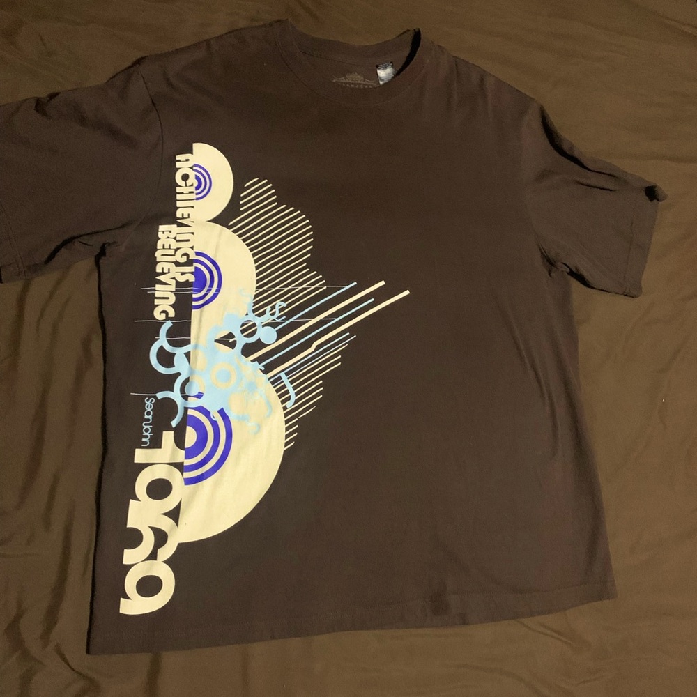 Sean John T-shirt